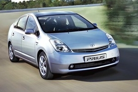 Toyota отзовет гибриды Prius