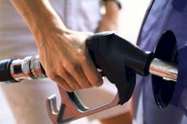 АМКУ вынес предупреждение нефтетрейдерам за завышение цен