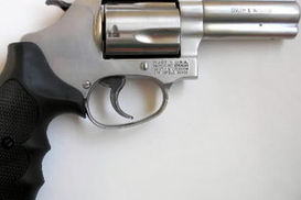 В США неизвестный открыл огонь на улице: Погибли 8 человек