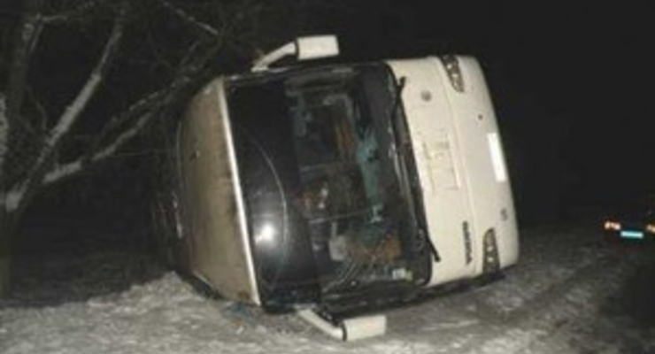 В Николаеве перевернулся рейсовый автобус (ФОТО)