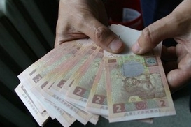 Гривна дешевеет, но уже не так стремительно