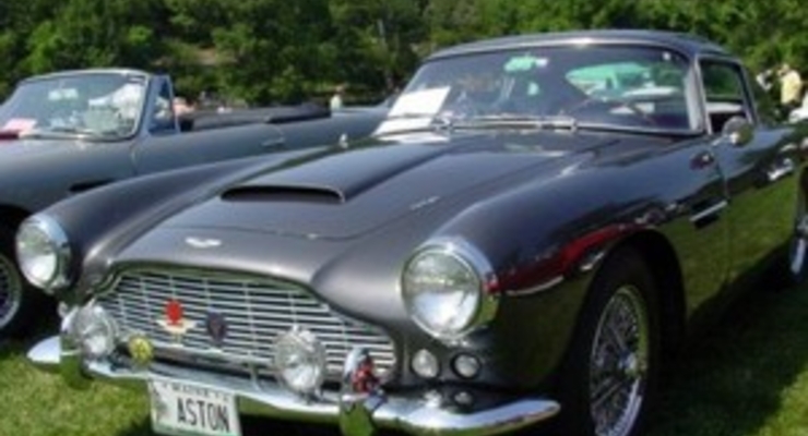 Легендарный Aston Martin продадут на аукционе (ФОТО)