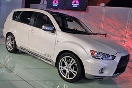 Mitsubishi представила новый  Outlander XL (ФОТО)