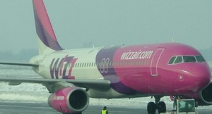 Укртатнафта отказалась заправлять самолеты Wizz Air из-за хамского обращения с украинцами