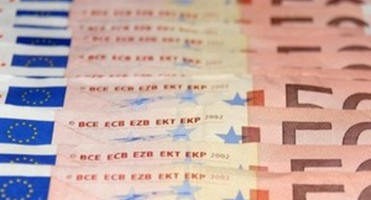 Курсы обмена наличных валют в 12 крупнейших банках Украины (на 15:30 18.12.2009)