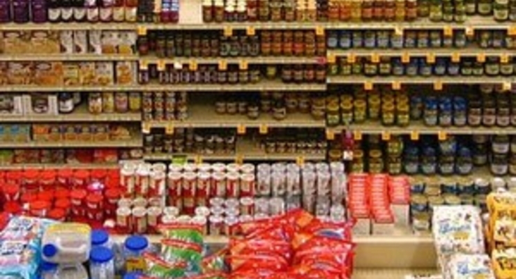 Половина продуктов в киевских магазинах некачественная