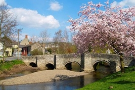 В Лондоне старинный мост продали за 1,08 миллиона фунтов стерлингов