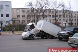 В столице «Газель» разломалась пополам (фото)
