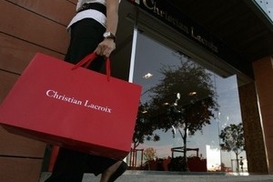 Дом моды Christian Lacroix перестанет производить дизайнерскую одежду