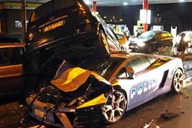 Итальянские полицейские разбили Lamborghini за 226 тысяч долларов (ФОТО)