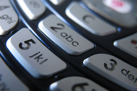 Нелегальные мобильники начнут отключать весной