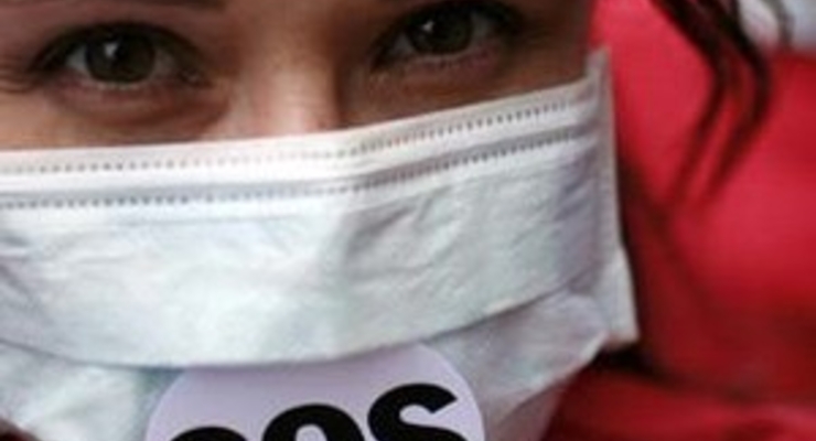 Студентов заставят ходить в масках две недели