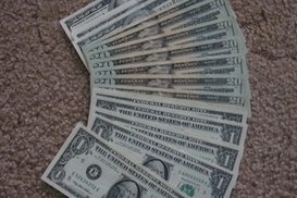 Доллар на межбанке подешевел