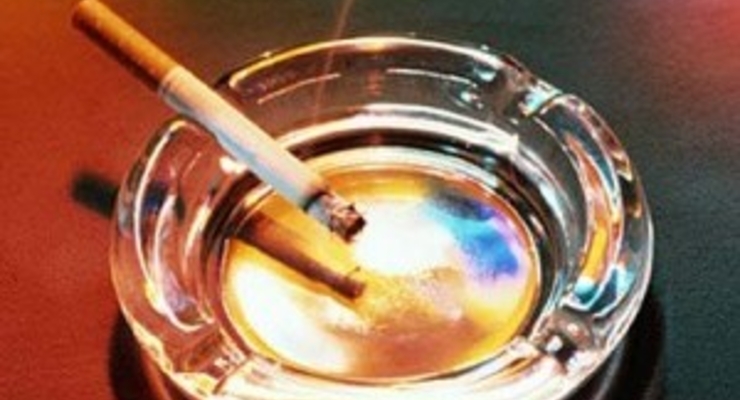 Перекуры сокращают рабочее время на час