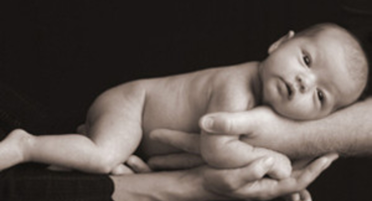 Помощь при рождении ребенка будут давать по-новому