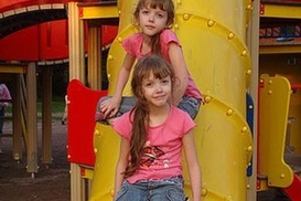 Капитан выбросил двух дочерей с восьмого этажа (ФОТО)