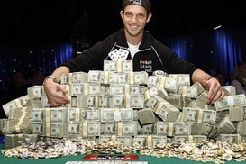 21-летний игрок в покер выиграл 8 миллионов долларов (ФОТО)
