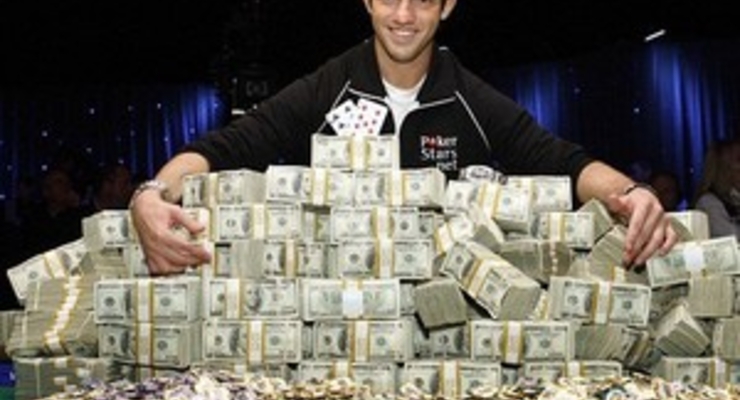 21-летний игрок в покер выиграл 8 миллионов долларов (ФОТО)