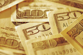 Доллар на межбанке упал
