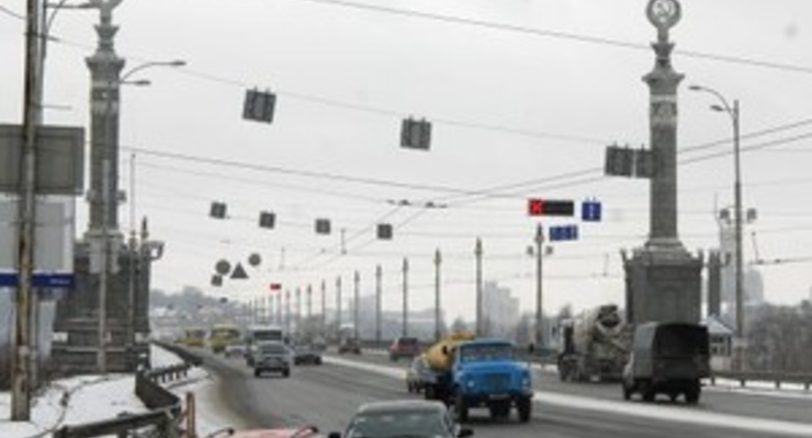 Движение на мосту Патона перекроют