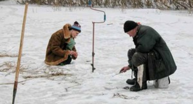 На зимний период в Киеве запретили рыбалку