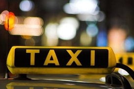 Луцкие таксисты согласились подвозить врачей бесплатно