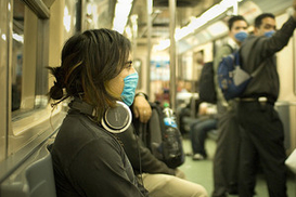 На западной границе Украины всех въезжающих проверяют медики