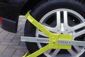 Столичным водителям расскажут, как освободить автомобиль от блокиратора