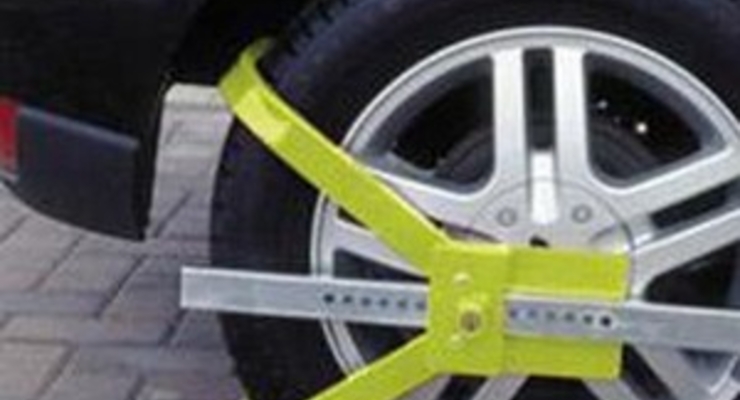 Столичным водителям расскажут, как освободить автомобиль от блокиратора