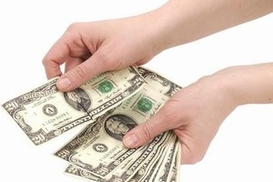 В Киеве двух чиновников поймали на взятке в 170 тысяч гривен