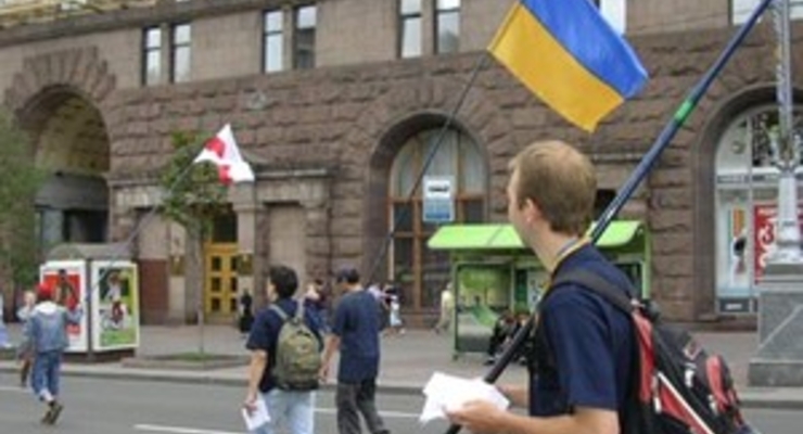 В Британии пропагандируют поездки в «героический Киев»