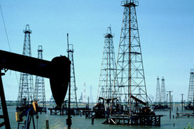 Нефть подешевела более чем на три доллара