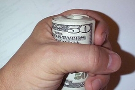 Доллар на межбанке стабилен