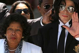 Мать Джексона получает более 86 тысяч долларов в месяц