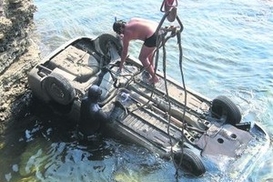 В Крыму автомобиль упал в море вместе с водителем (ФОТО)