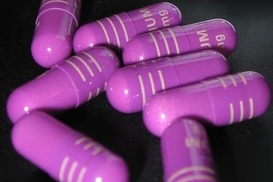 Из-за скачков курса доллара продолжают дорожать лекарства