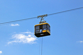 После речного трамвая и электрички в Киеве появится канатная дорога