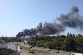 В Запорожье загорелся автомобилестроительный завод (фото)