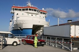 У берегов Стамбула судно с украинцами на борту раскололось надвое