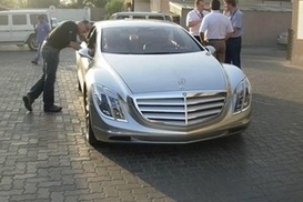 Mercedes изготовил машину в одном экземпляре для арабского шейха (ФОТО)