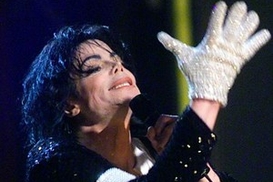 Перчатку Джексона, украшенную кристаллами Swarowski, продали с аукциона (ФОТО)