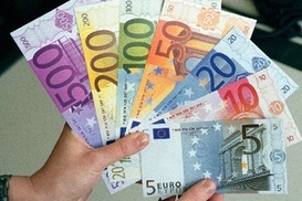 Евро на межбанке подешевел (на 11:09)