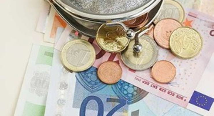 Минимальная зарплата в ЕС зафиксирована в Болгарии и Румынии