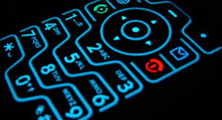 В 2009 году нелегальные телефоны отключать не будут