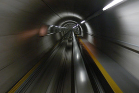 Сегодня в киевском метро остановилось движение