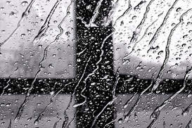 Погода в Украине будет теплой и дождливой