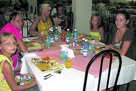 Украина расследует массовое отравление детей на базах отдыха