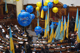 Депутатам запретили принимать подарки дороже 120 гривень