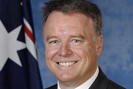 Министр обороны Австралии подал в отставку из-за 450 долларов