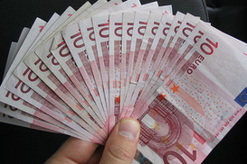 Курсы обмена наличных валют в 12 крупнейших банках Украины (на 10:30 02.06.2009)